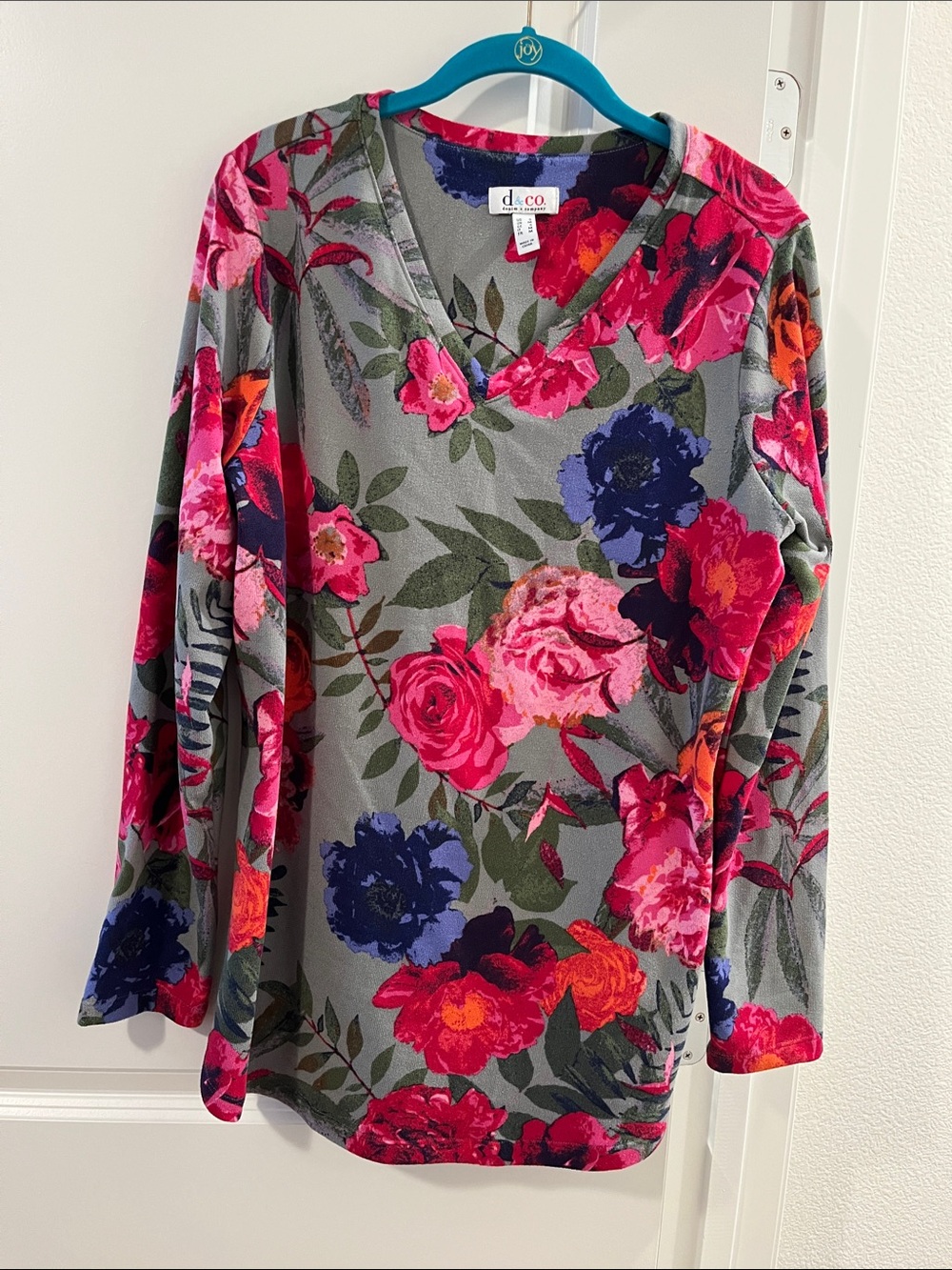 Denim&Co Gray V-Neck Long Sleeve Top with Pink, Red & Blue Floral Print
